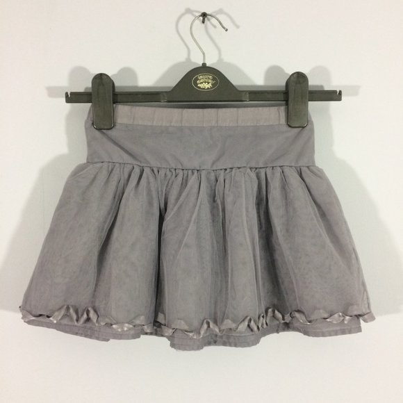 Old Navy Girls XS 5 Gray 100% Nylon Ruffled Skirt - Picture 2 of 5